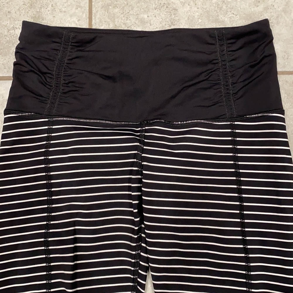 LULULEMON Runday Crop Legging Parallel Stripe RARE - Picture 5 of 12